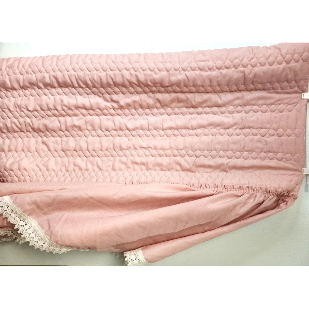 Vintage Lightweight Pink/Mauve/Rose  ruffled‎ Twin bedspread